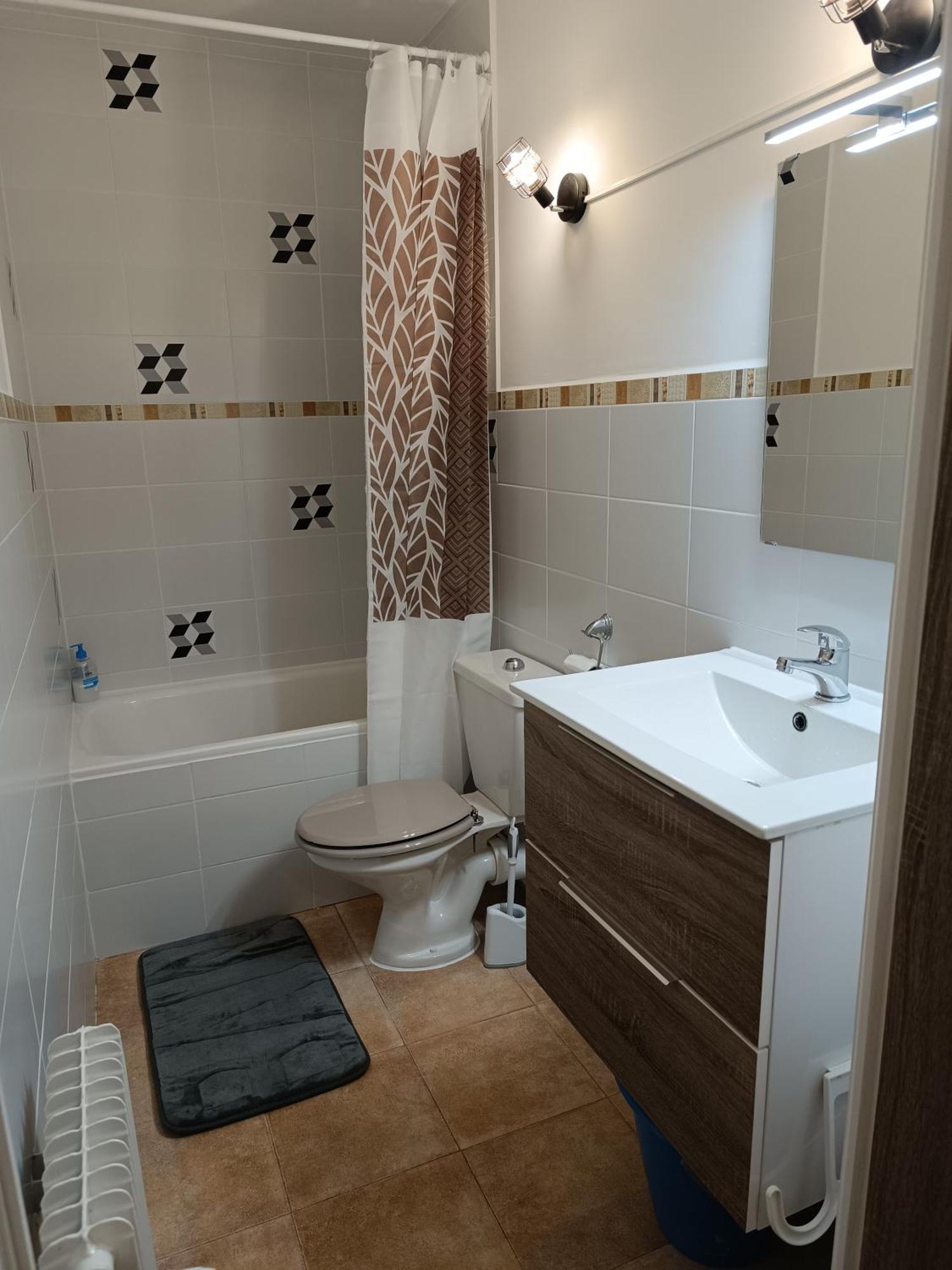Studio Agreable Tout Confort Les Angles  Ngoại thất bức ảnh